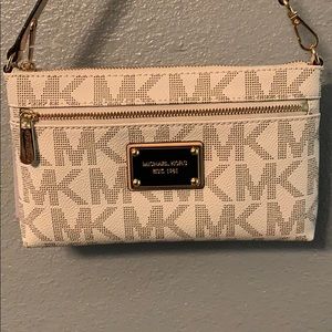 BNWT Michael Kors Vanilla Leather Wristlet